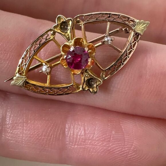 Antique Edwardian Era 10k Dainty Brooch - Picture 3 of 6